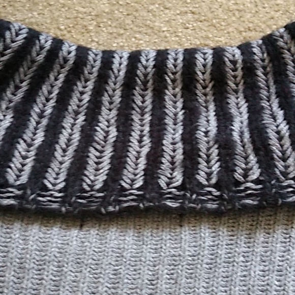 DKNY Jeans black and grey sweater - Picture 4 of 5